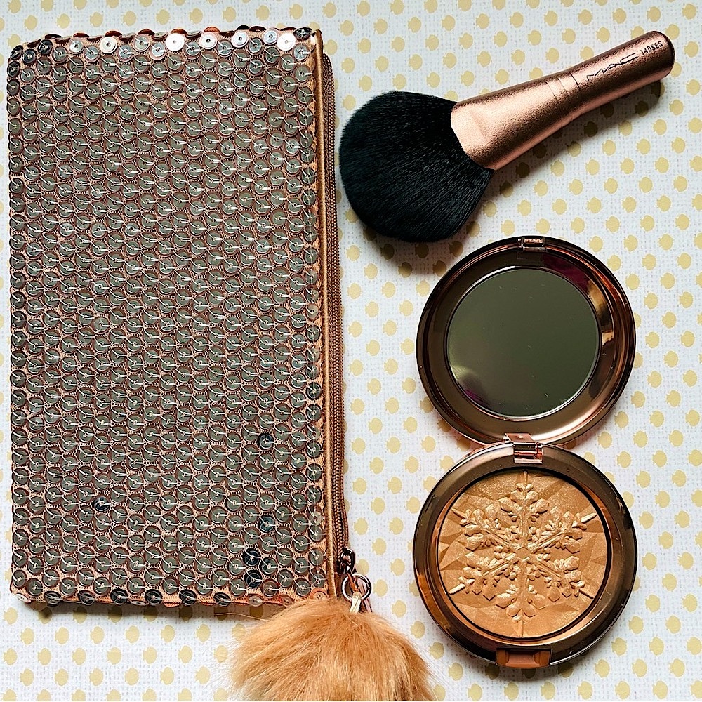 MAC Extra Dimension Skinfinish Highlighter in Whisper of Gilt